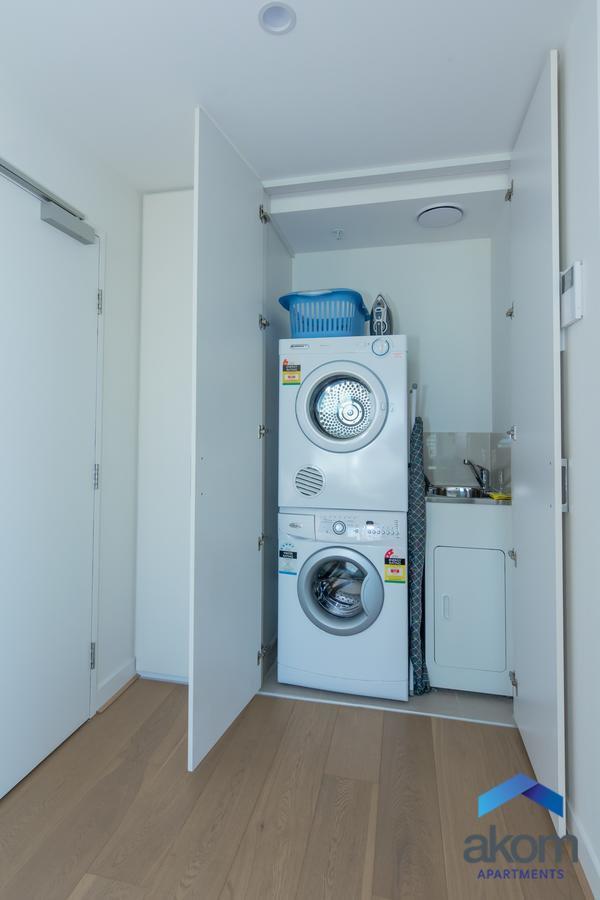 Akom Melbourne Aparthotel Екстериор снимка